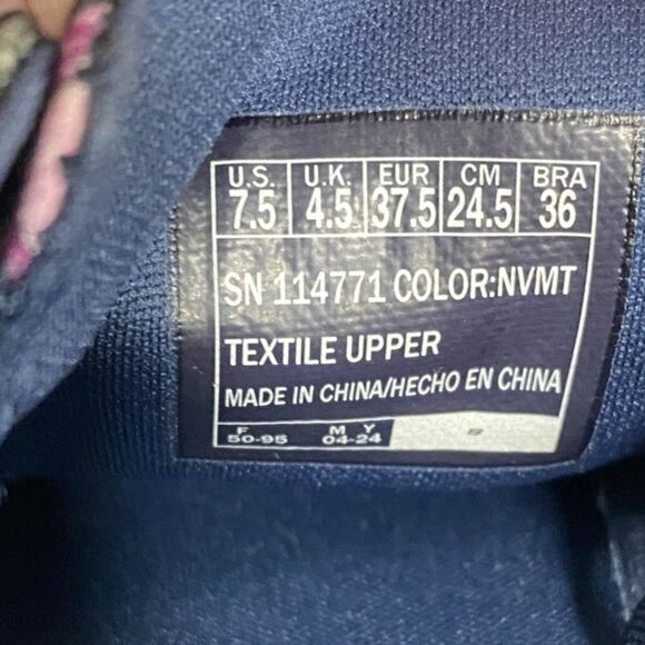 NWT BOBS from Skechers Windy Kitty Cat Print Sneakers Navy Blue Memory Foam 7.5 - Picture 3 of 14